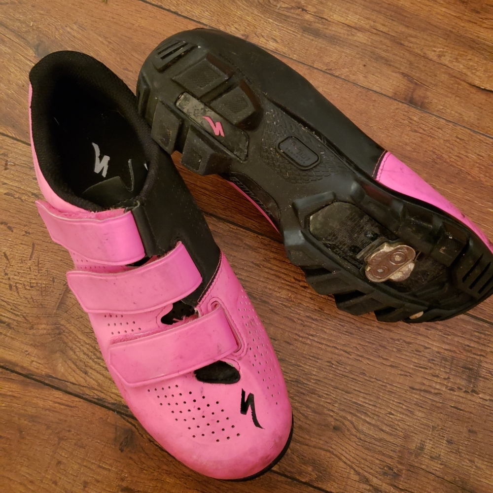 Specialized bicycle shoes